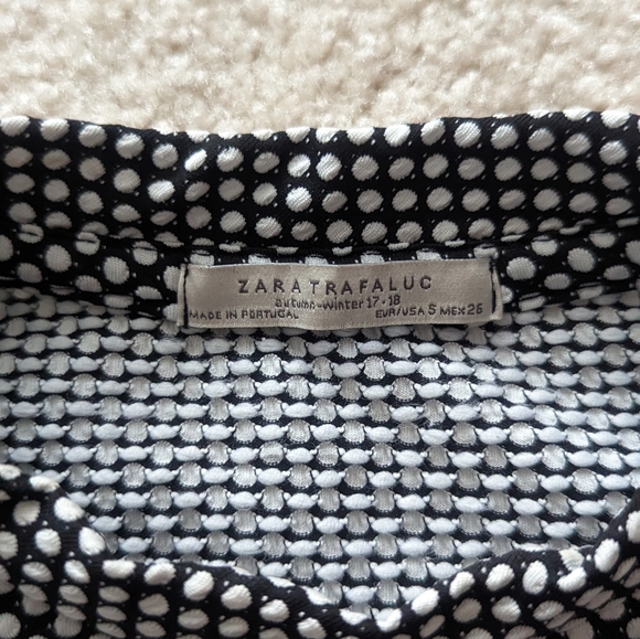 ZARA TRAFALUC Black + White Shirt with Balloon Sleeves Size Small - Picture 2 of 3